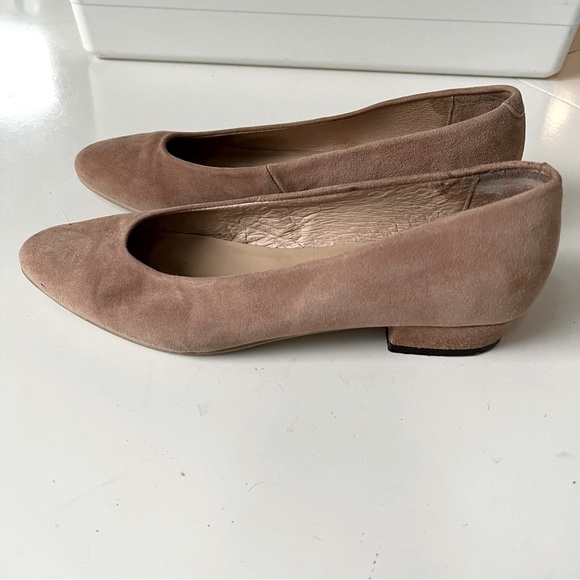 Clou suede low heel -sz 7.5/8 - Picture 4 of 7